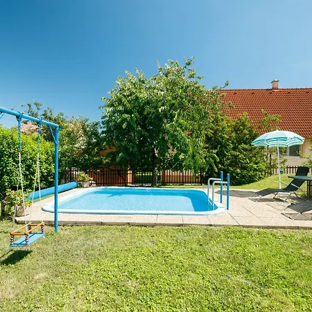 Antal By Interhome Vakantiehuis Balatonalmádi