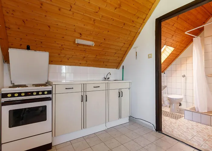 펜션 Antal By Interhome 발라톤알마디